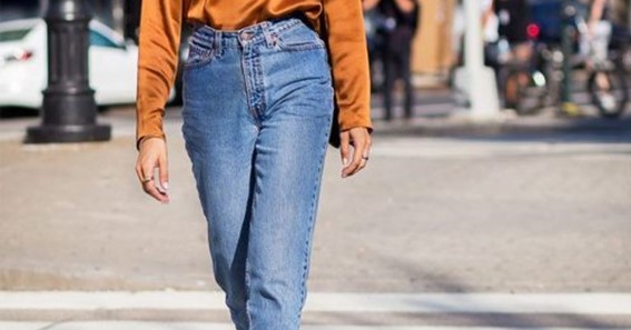What Are The Different Ways You Can Pair Your Mom Jeans?