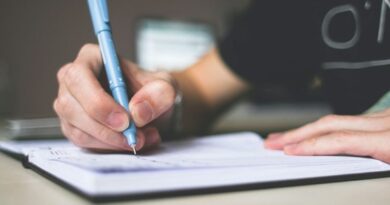 What to Look for When Choosing a Custom Essay Service