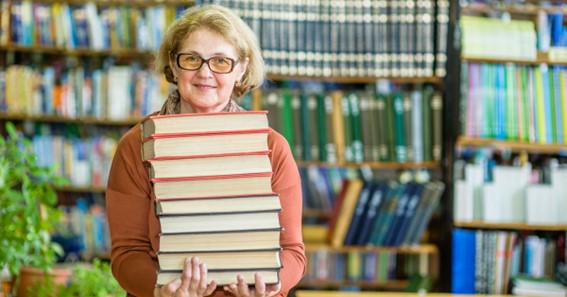 how to become a librarian