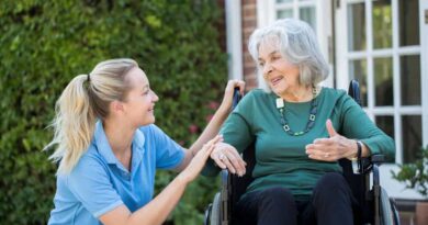 When Should a Person With Dementia Enter a Care Facility?
