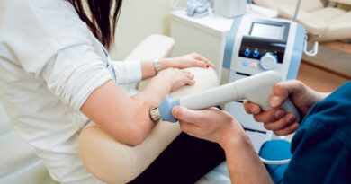 Do physiotherapists do shockwave therapy?
