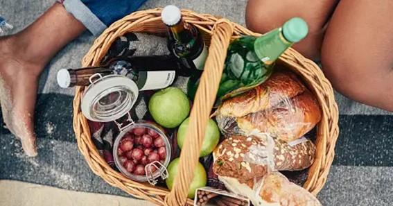 Elevate Your Gift-Giving Game with Gourmet Hampers Fit for Foodies