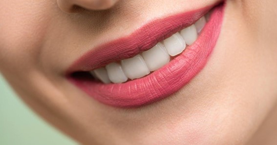 5 Essential Tips for Maintaining Healthy Teeth and Gums